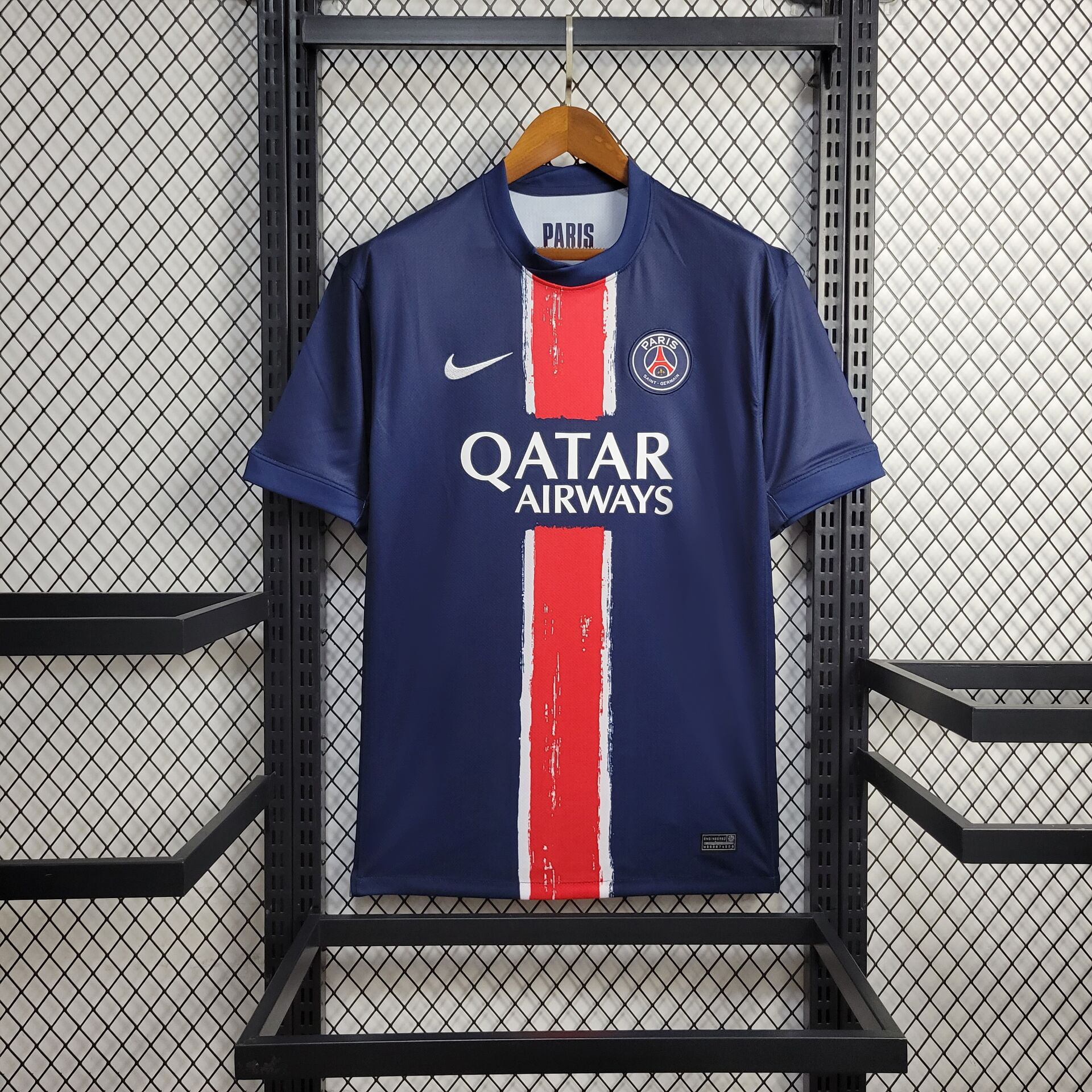 0d5f8497959916884826d63822422e24.jpg Mens Paris Saint-Germain 2024/25 Home Jersey - Image 3