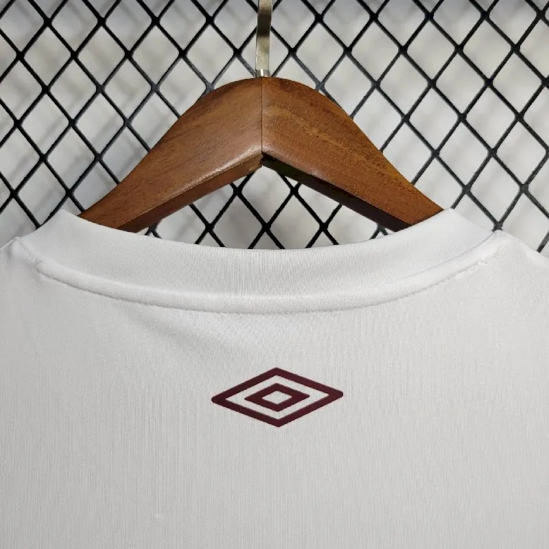 1efb501a157b759ae1df233de2297bf2.webp Mens Fluminense 2023/24 Away Jersey - Image 9