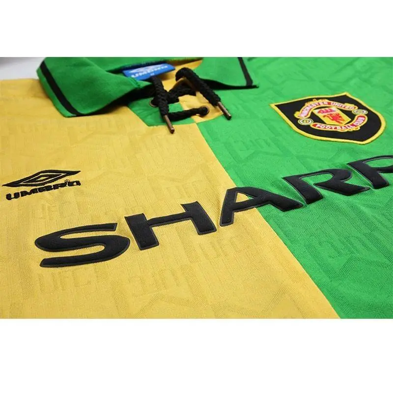 2023050805240444.webp Retro Manchester United 1992/94 Third Jersey - Image 6