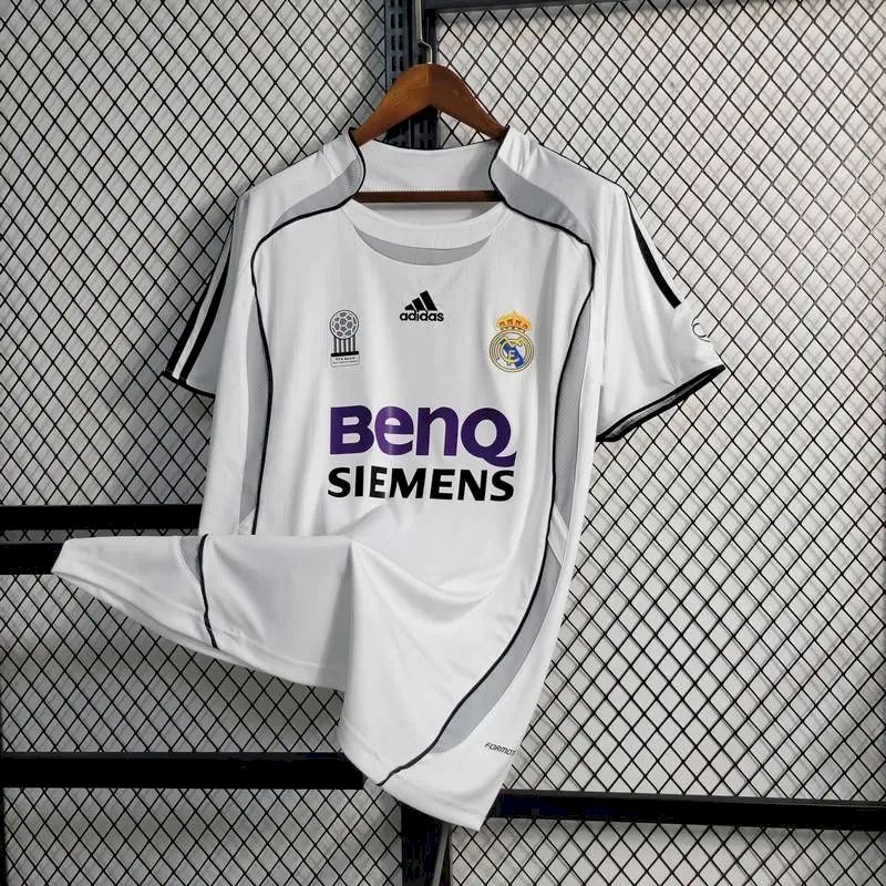 2023052300545688.jpg Retro Real Madrid 2006/07 Home Jersey - Image 1