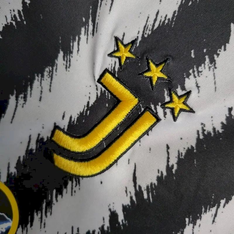 2023052909295941.jpg Mens Juventus 2023/24 Home Long Sleeve Jersey - Image 3