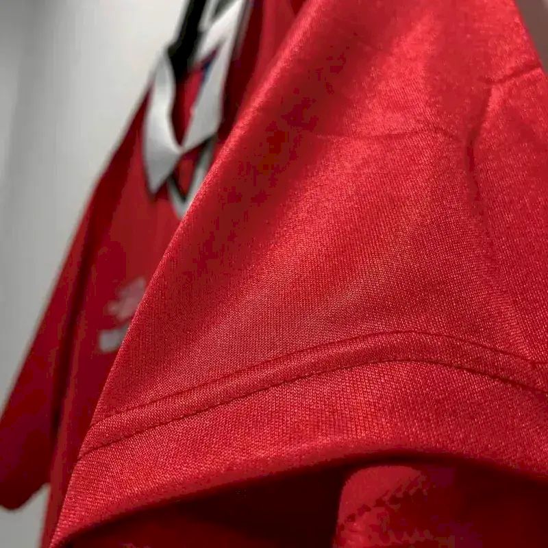 2023081010043817.jpg Retro Manchester United 1999 Home Champion League Final Jersey - Image 3