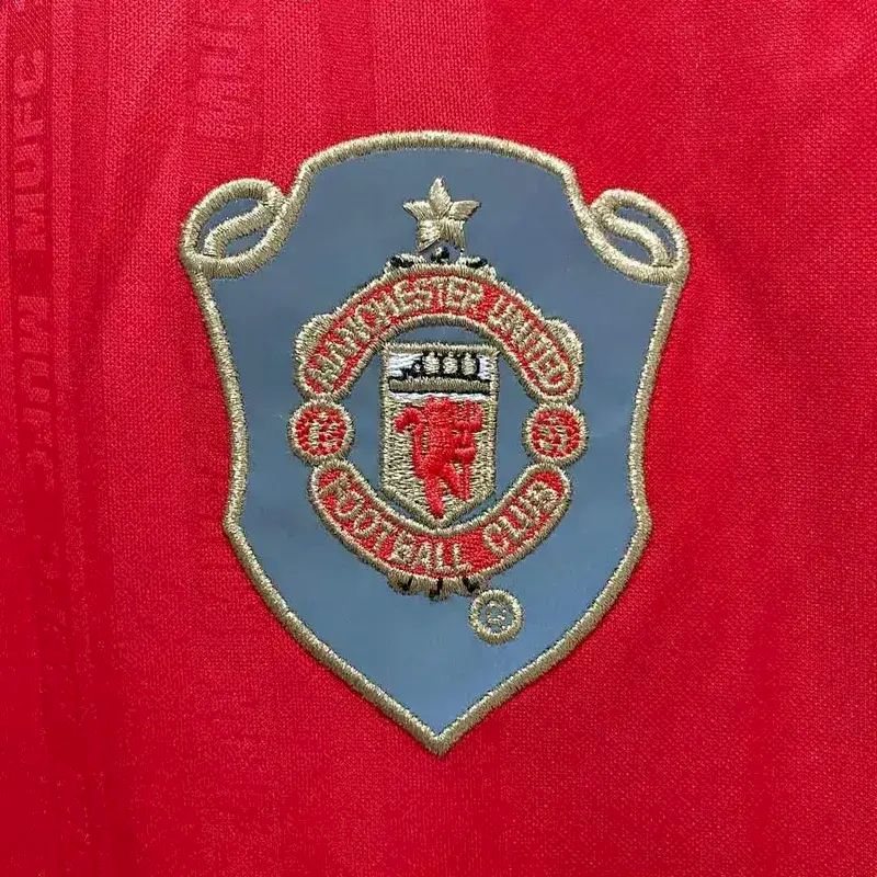 2023081010045599.jpg Retro Manchester United 1999 Home Champion League Final Jersey - Image 9