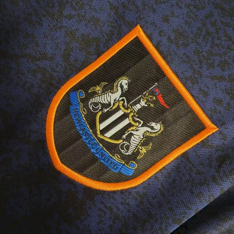 2023111619312422.jpg Retro Newcastle United 1997/98 Away Jersey - Image 4
