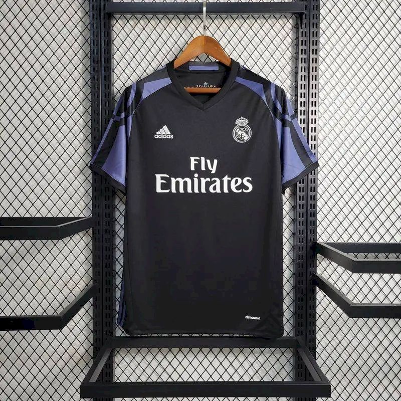 2023111708513657.jpg Retro Real Madrid 2016/17 Third Jersey - Image 2