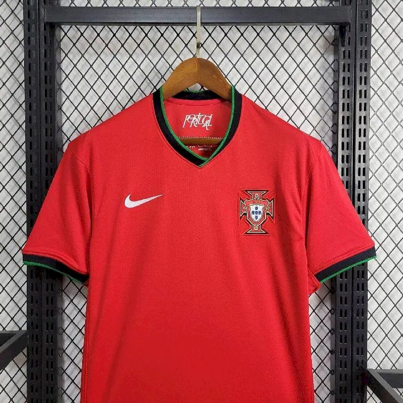 2024022318001971.jpg Mens Portugal 2024/25 Euro Home Jersey - Image 3