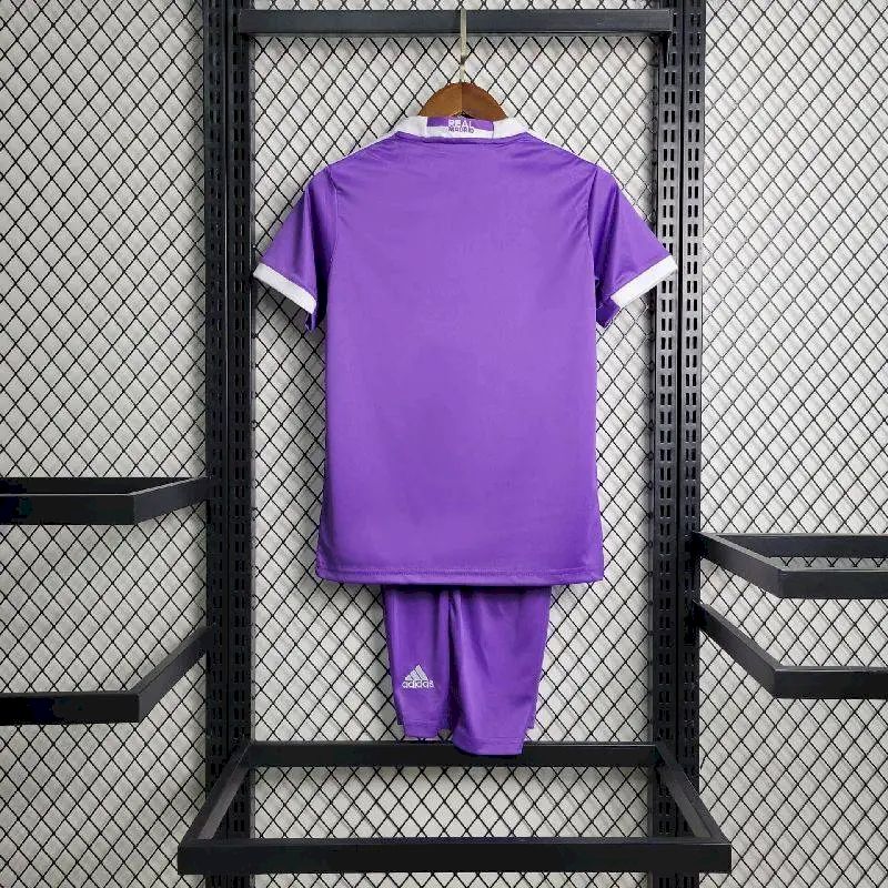 2024022319301647.jpg Kids Real Madrid 2016/17 Away Kids Retro And Shorts - Image 6
