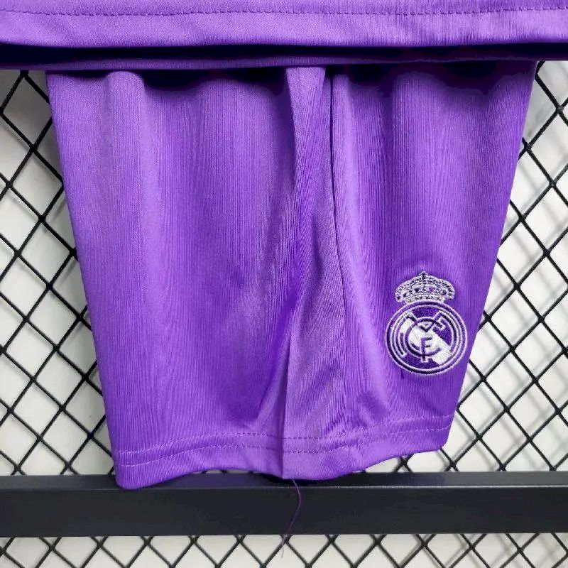 2024022319302366.jpg Kids Real Madrid 2016/17 Away Kids Retro And Shorts - Image 4