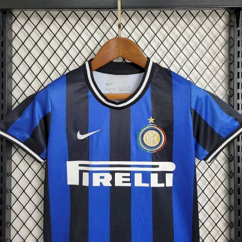 2024022319360518.jpg Kids Inter Milan 2009/10 Home Kids Retro And Shorts - Image 2