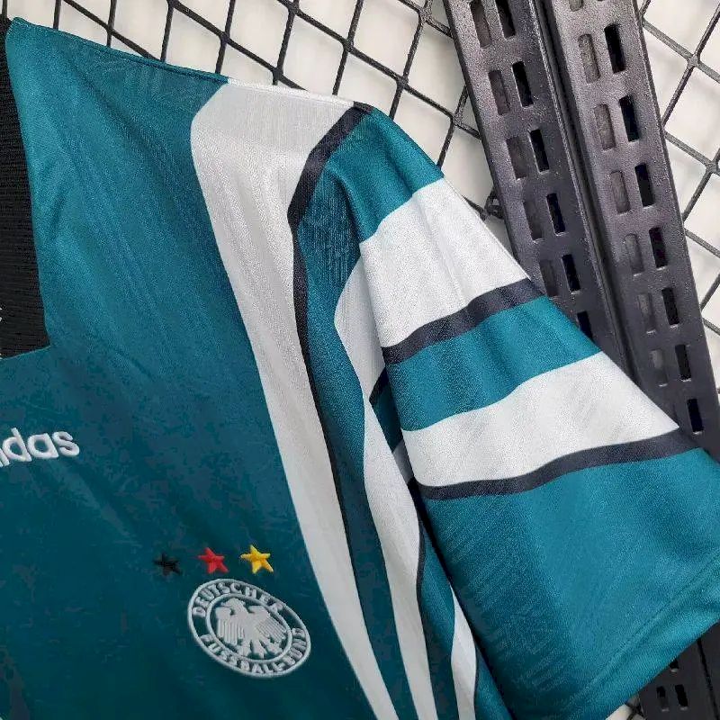 2024022320394326.jpg Retro Germany 1996 Away Jersey - Image 5