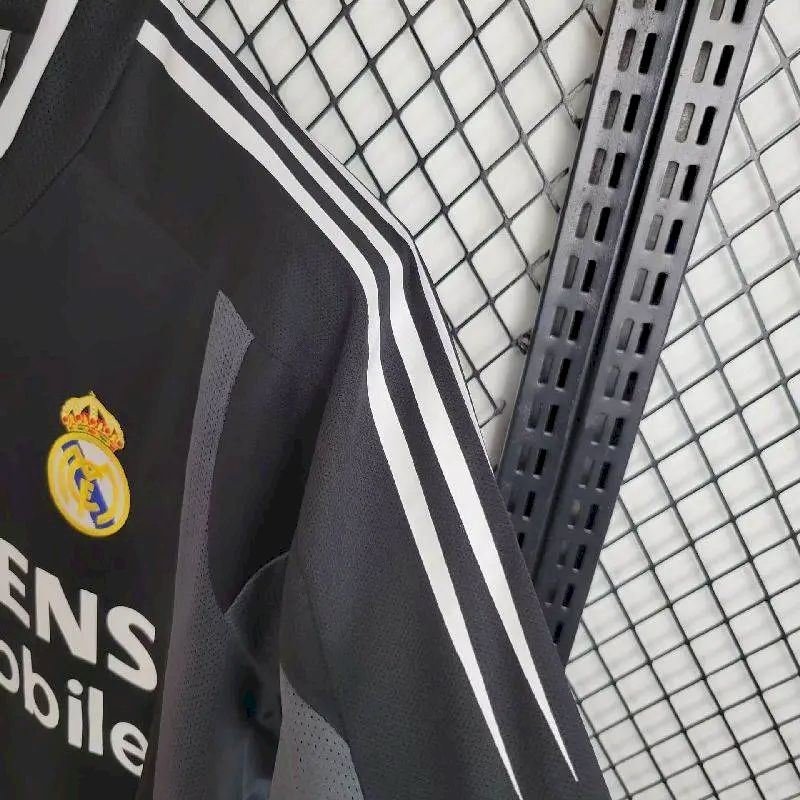 2024022612253719.jpg Retro Real Madrid 2004/05 Away Jersey - Image 3