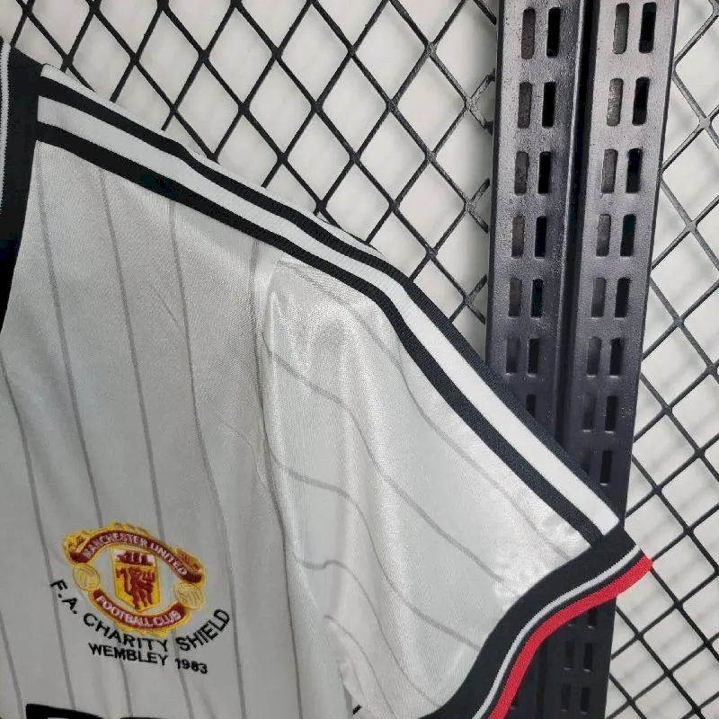 2024022613210473.jpg Retro Manchester United 1983/84 Away Jersey - Image 3