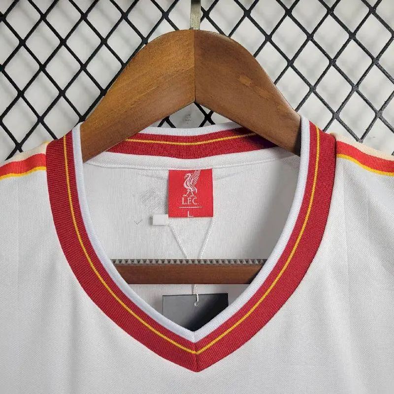 2024022614032871.jpg Retro Liverpool 1985/86 Away Jersey - Image 6