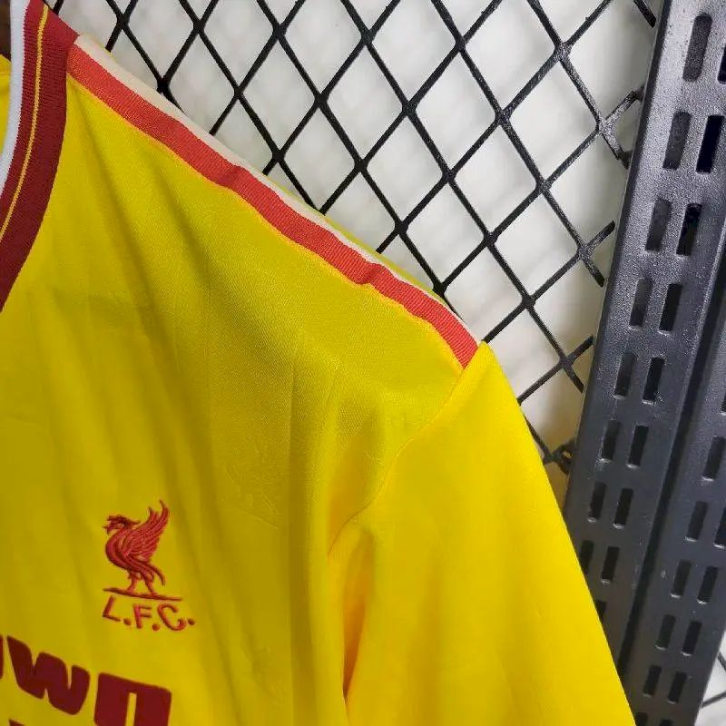 2024022614092658.jpg Retro Liverpool 1985/86 Third Jersey - Image 8