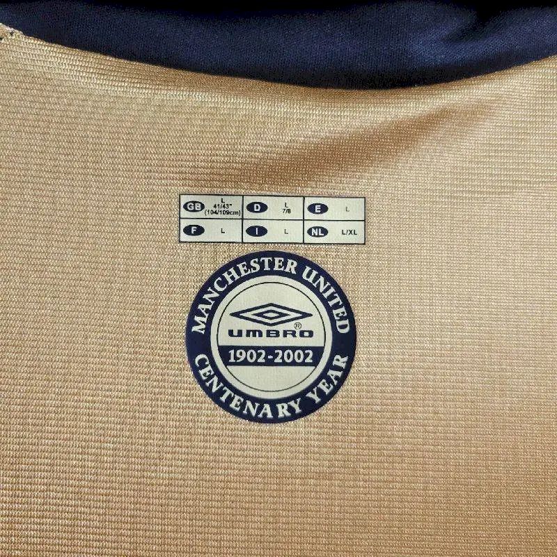 2024031715570218.jpg Retro Manchester United 2001/02 Centenary Reversible Away And Third Jersey - Image 14