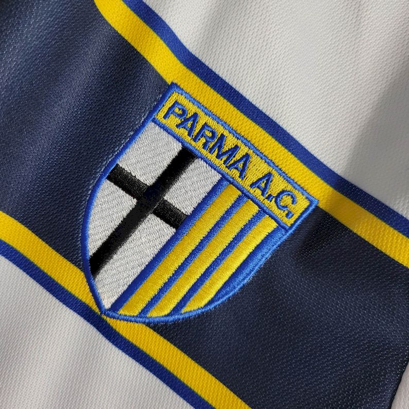 2024051621404336.jpg Retro Parma Calcio 2001/02 Home Jersey - Image 10