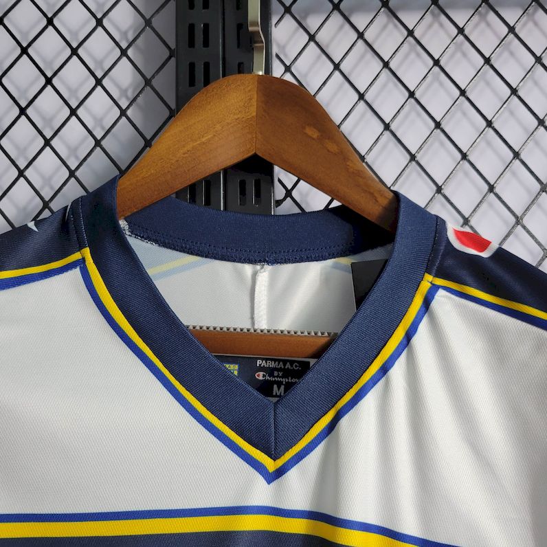202405162140574.jpg Retro Parma Calcio 2001/02 Home Jersey - Image 4
