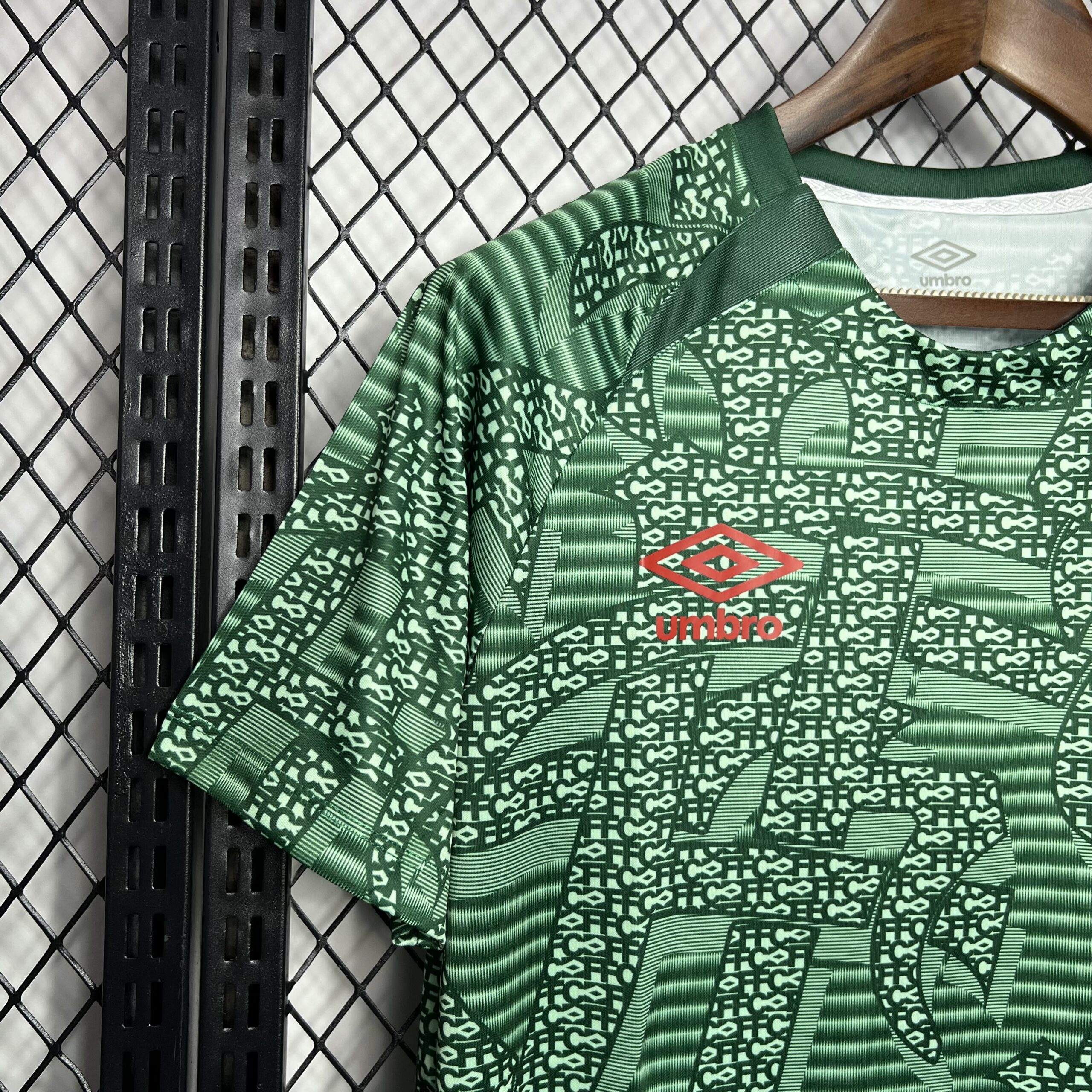 2024060821453930.jpg Mens Fluminense 2024/25 Pre-match Jersey - Image 4