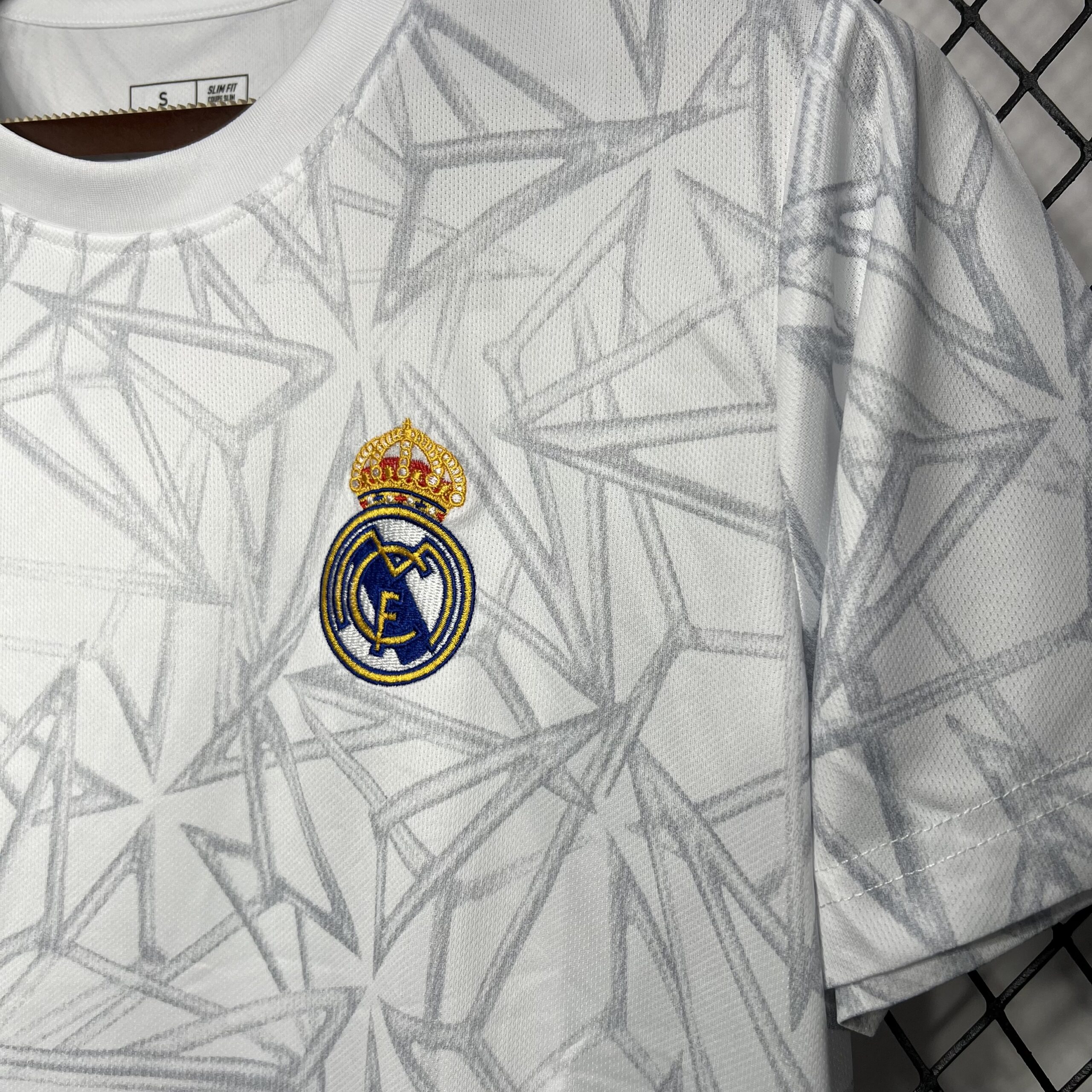 2024060822303321.jpg Mens Real Madrid 2024/25 Pre-match Jersey - Image 5