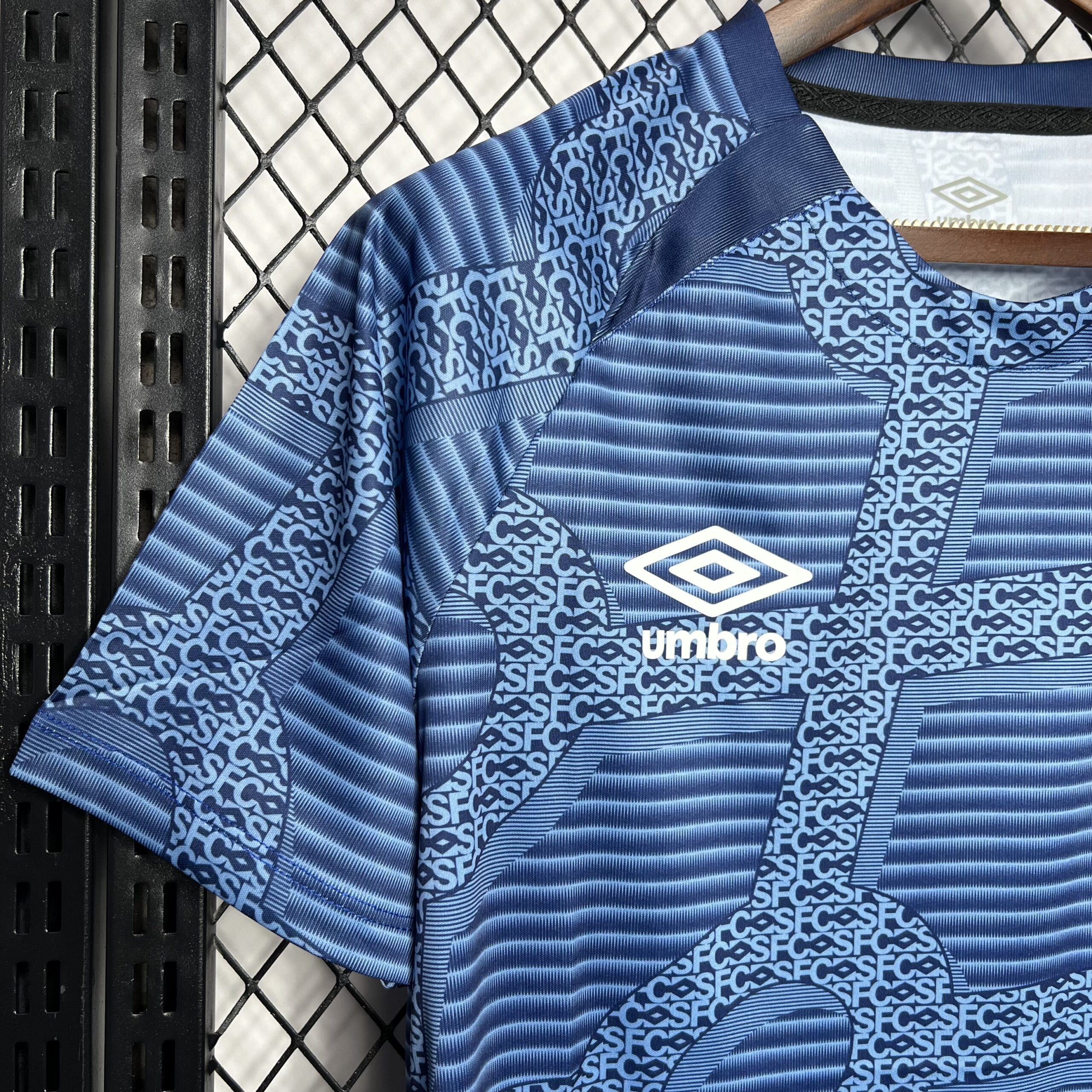 2024060822351218.jpg Mens Santos 2024/25 Pre-match Jersey - Image 4