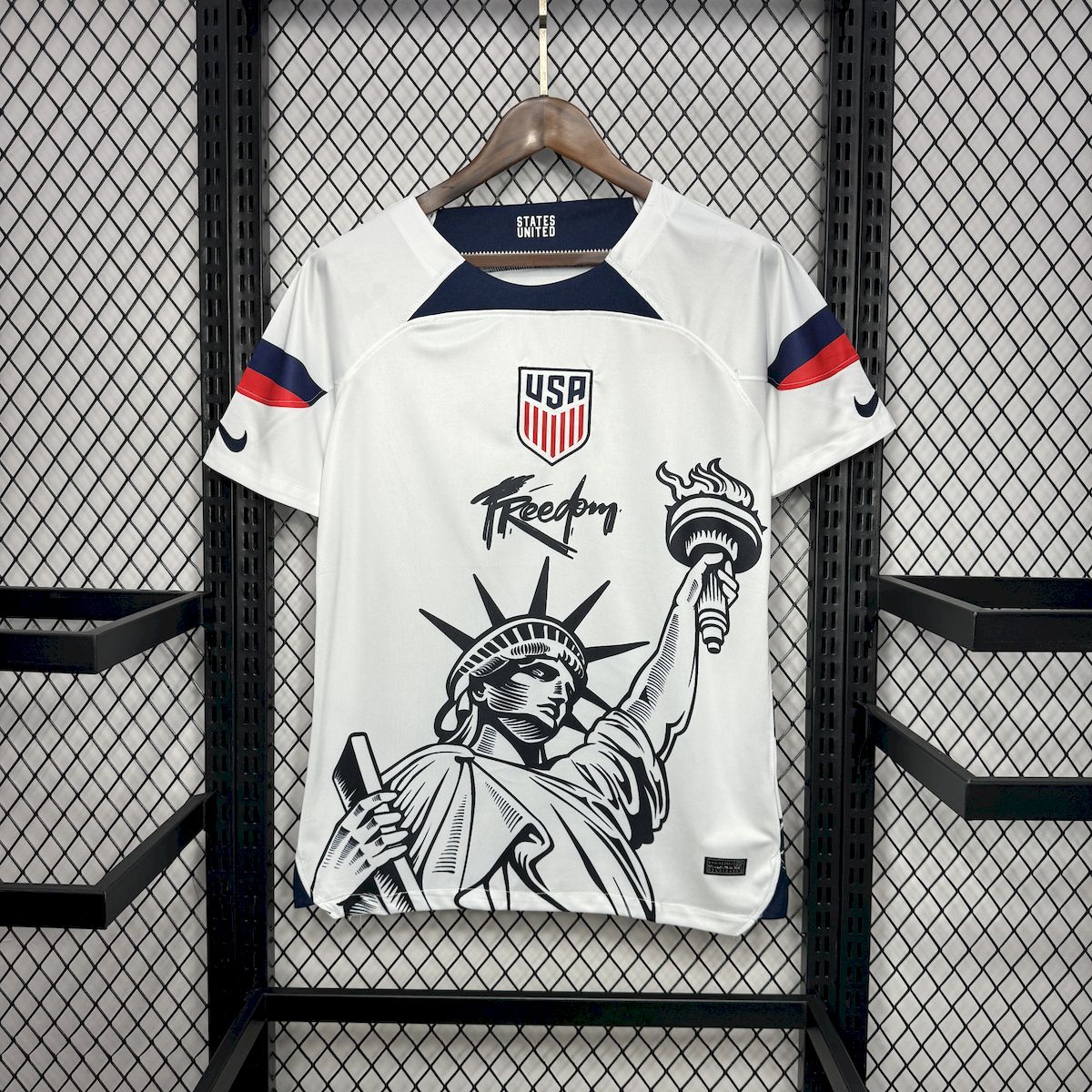 2024061312295010.jpg Mens USA 2022/23 Statue of Liberty Jersey - Image 2