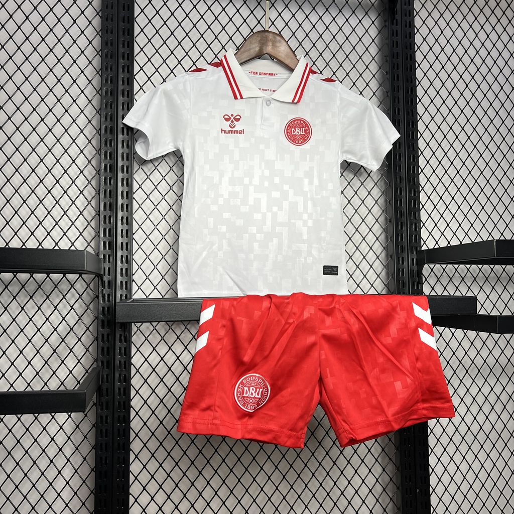 2024061400104719.jpg Kids Denmark 2024/25 Euro Away Kit - Image 3