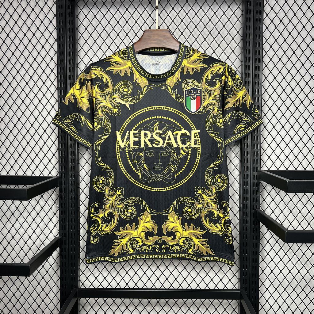 2024070710330778.jpg Mens Italy 2022/23 Versace Co-Branded Edition Jersey-Gold - Image 7