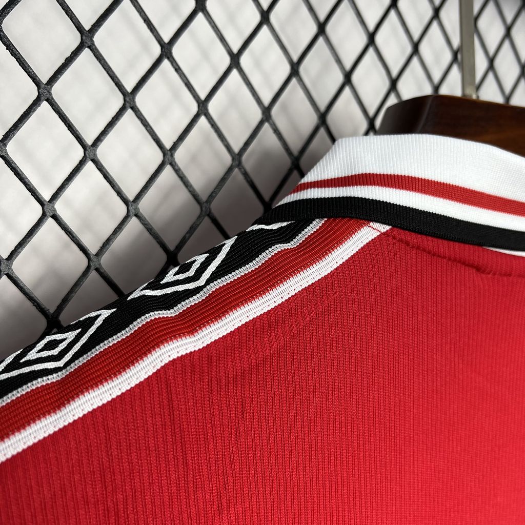2024070712270871.jpg Retro Manchester United 1998/99 Home Jersey - Image 9