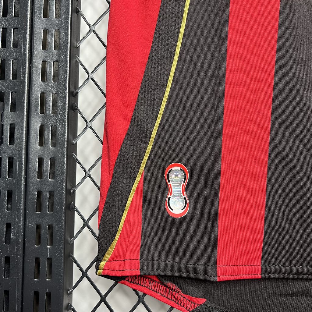 2024070712422940.jpg Retro AC Milan 2006/07 Home Jersey - Image 10