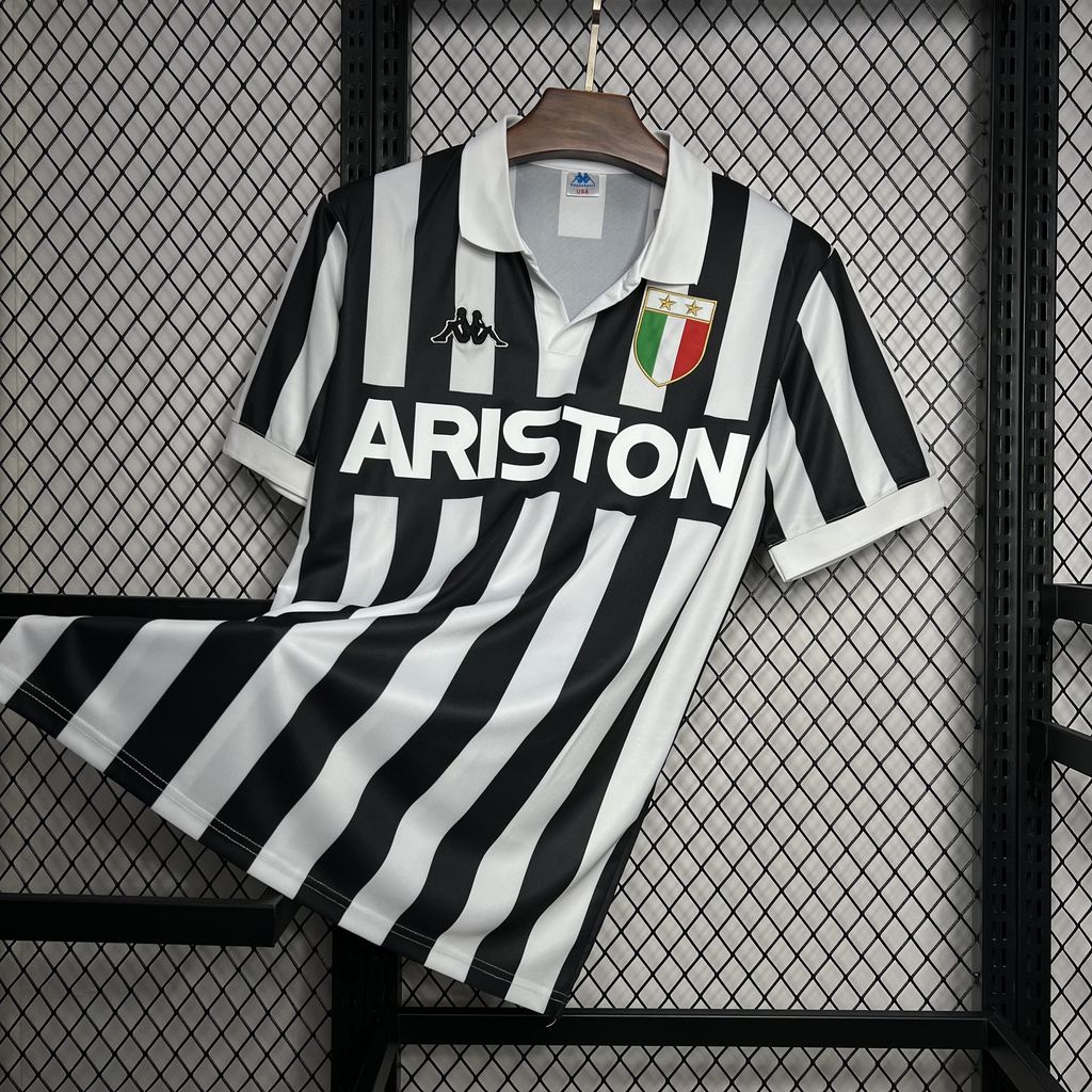 202407071316148.jpg Retro Juventus 1984-85 Home Jersey - Image 5
