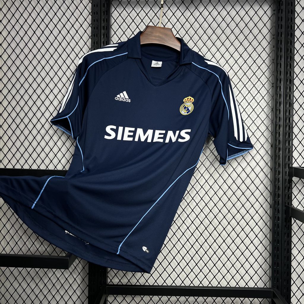 2024070713343697.jpg Retro Real Madrid 2005/06 Away Jersey - Image 8
