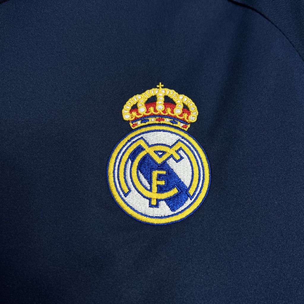2024070713345339.jpg Retro Real Madrid 2005/06 Away Jersey - Image 4