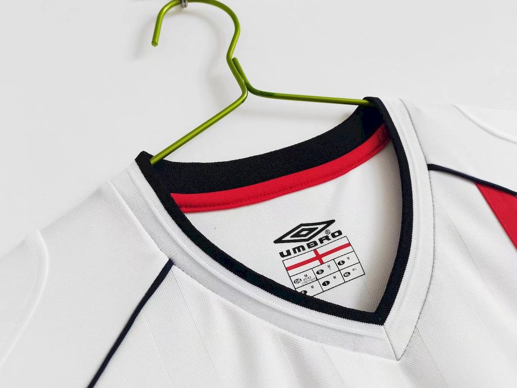 2024071921124172.jpg Retro England 2001/03 Home Jersey - Image 8