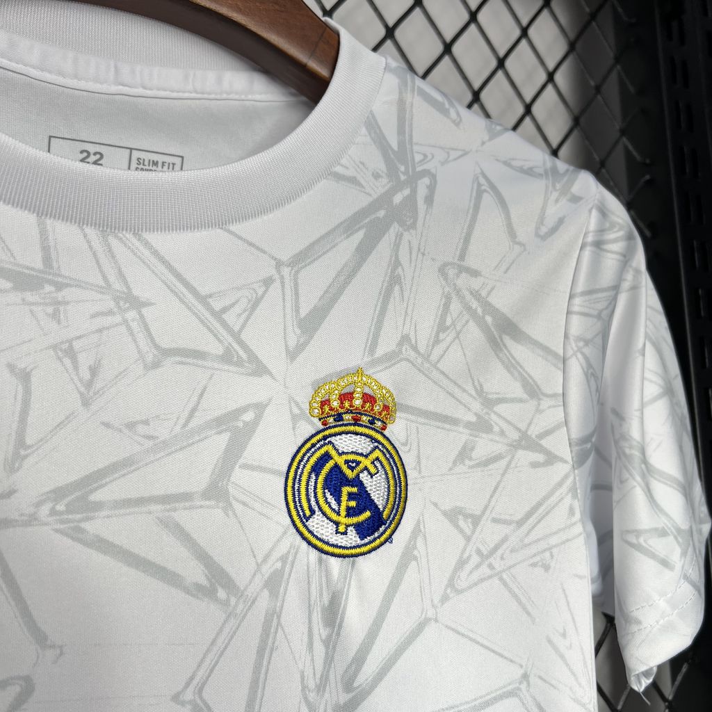 2024071921190626.jpg Kids Real Madrid 2024/25 Pre-Match Training Kit - Image 4