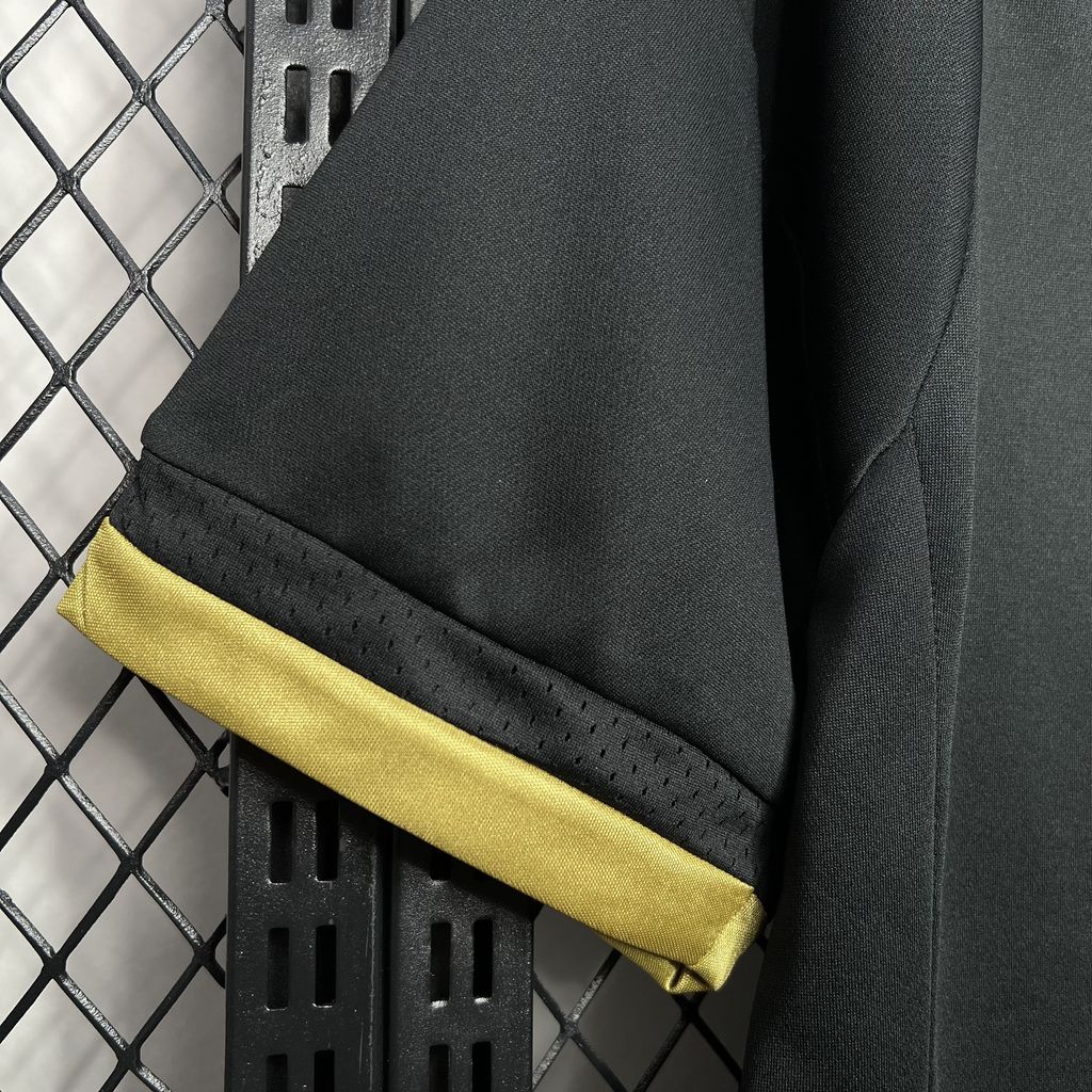 2024071921443979.jpg Retro Juventus 2015/16 Third Jersey - Image 10