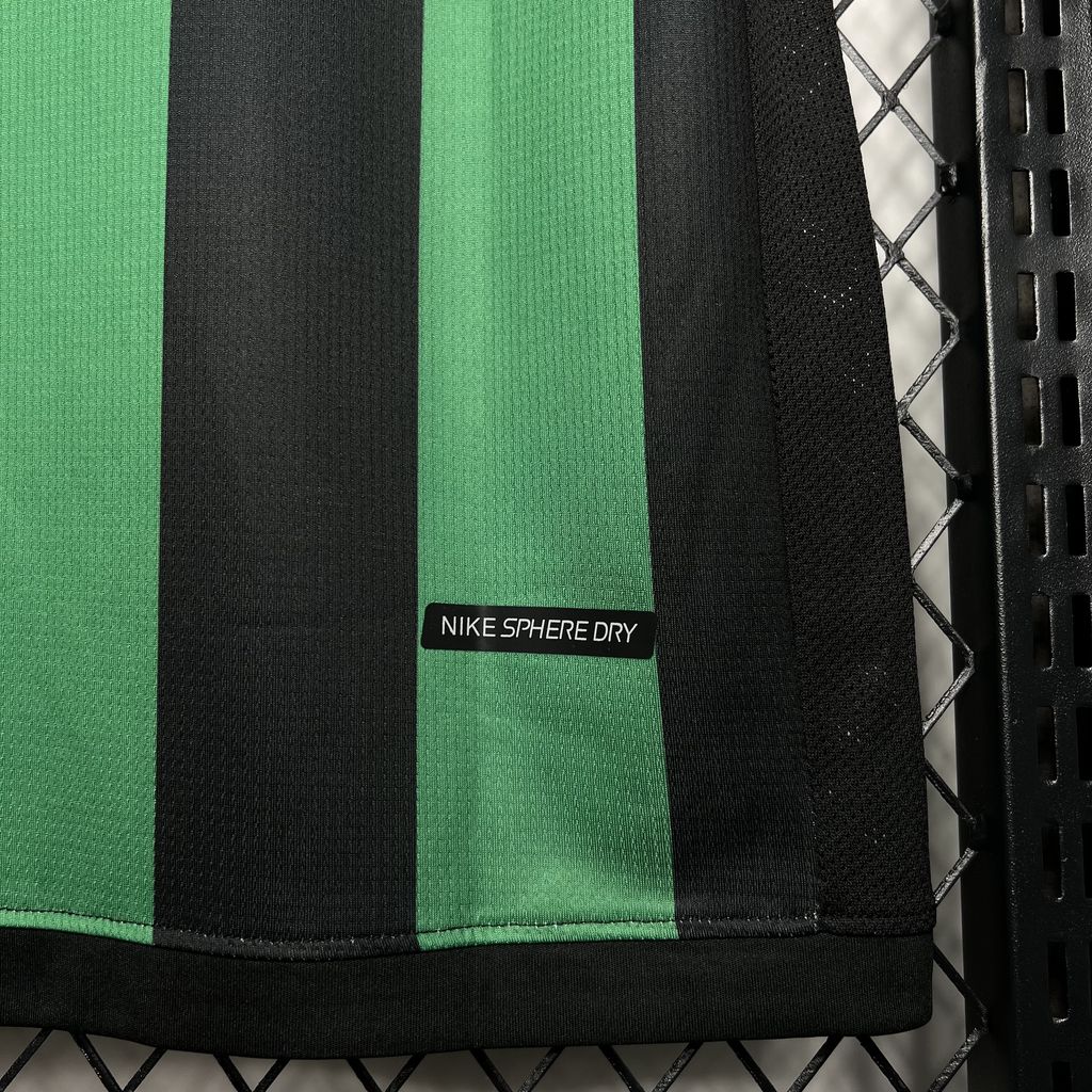 202407192203255.jpg Retro Celtic 2006/07 Home Jersey - Image 7