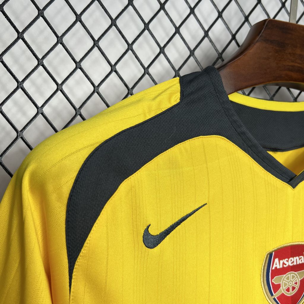 2024072020562074.jpg Retro Arsenal 2005/06 Away Jersey - Image 5
