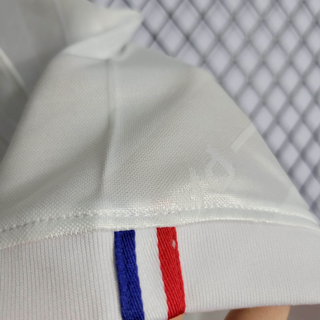 2024080813005089.jpg Retro Paris Saint-Germain 2019/20 Third Jersey - Image 7