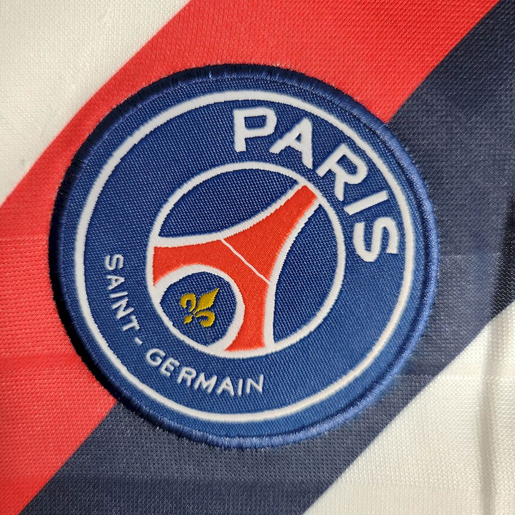 2024080813005667.jpg Retro Paris Saint-Germain 2019/20 Third Jersey - Image 5
