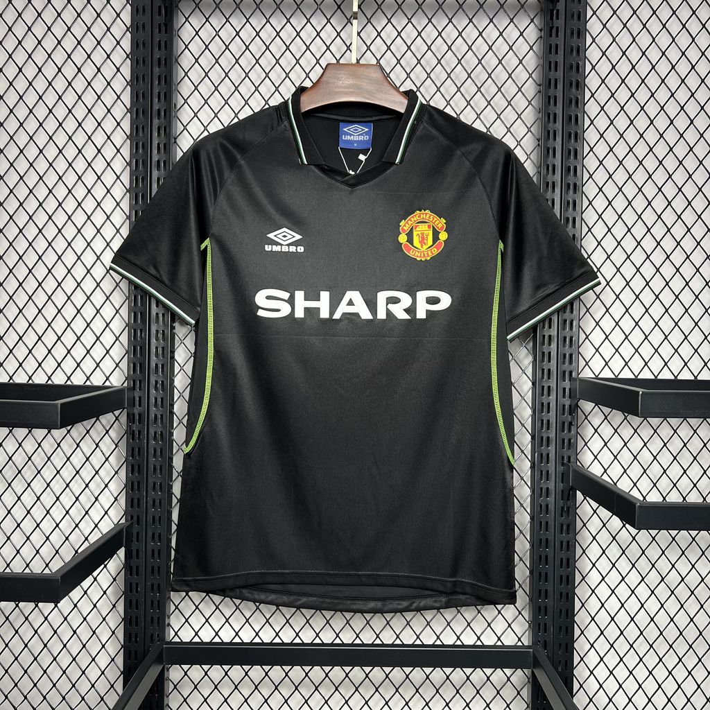 2024081621342439.jpg Retro Manchester United 1998/99 Third Jersey - Image 4
