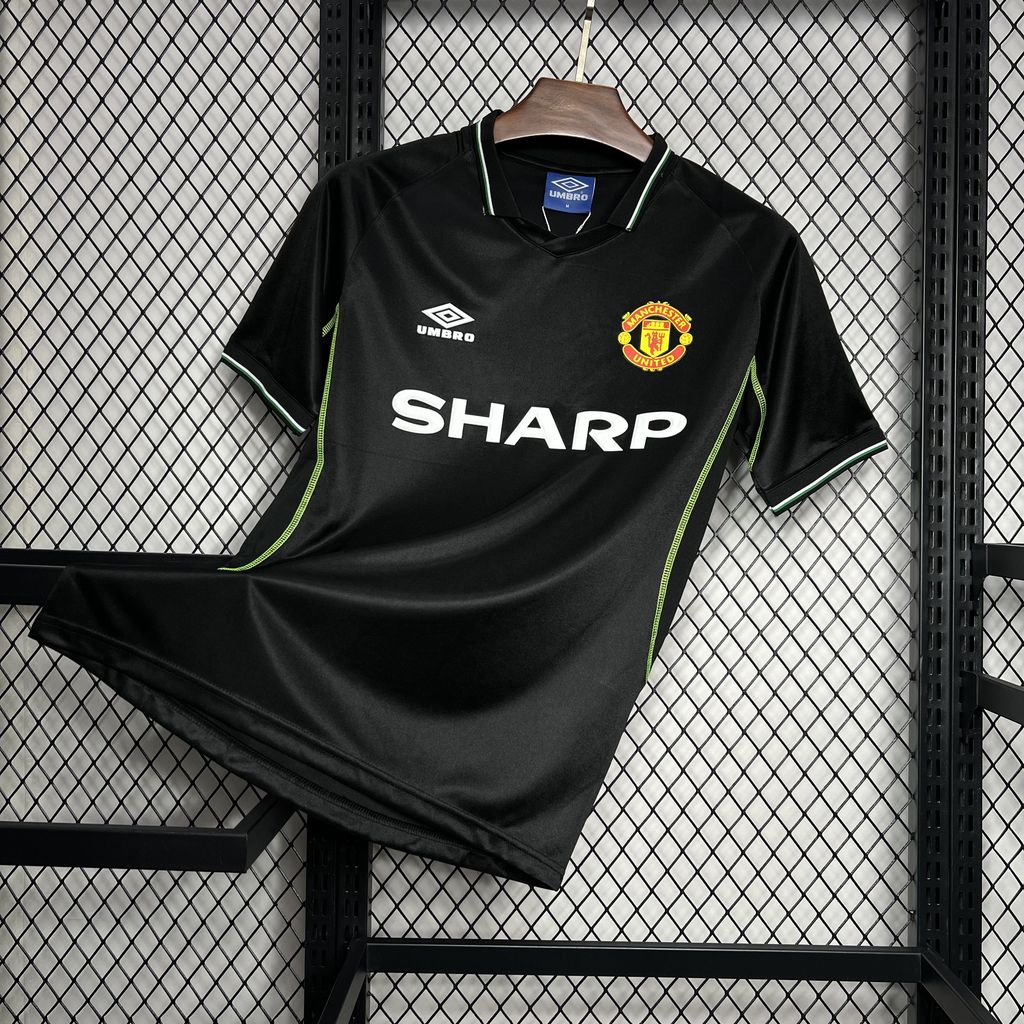 2024081621343337.jpg Retro Manchester United 1998/99 Third Jersey - Image 1