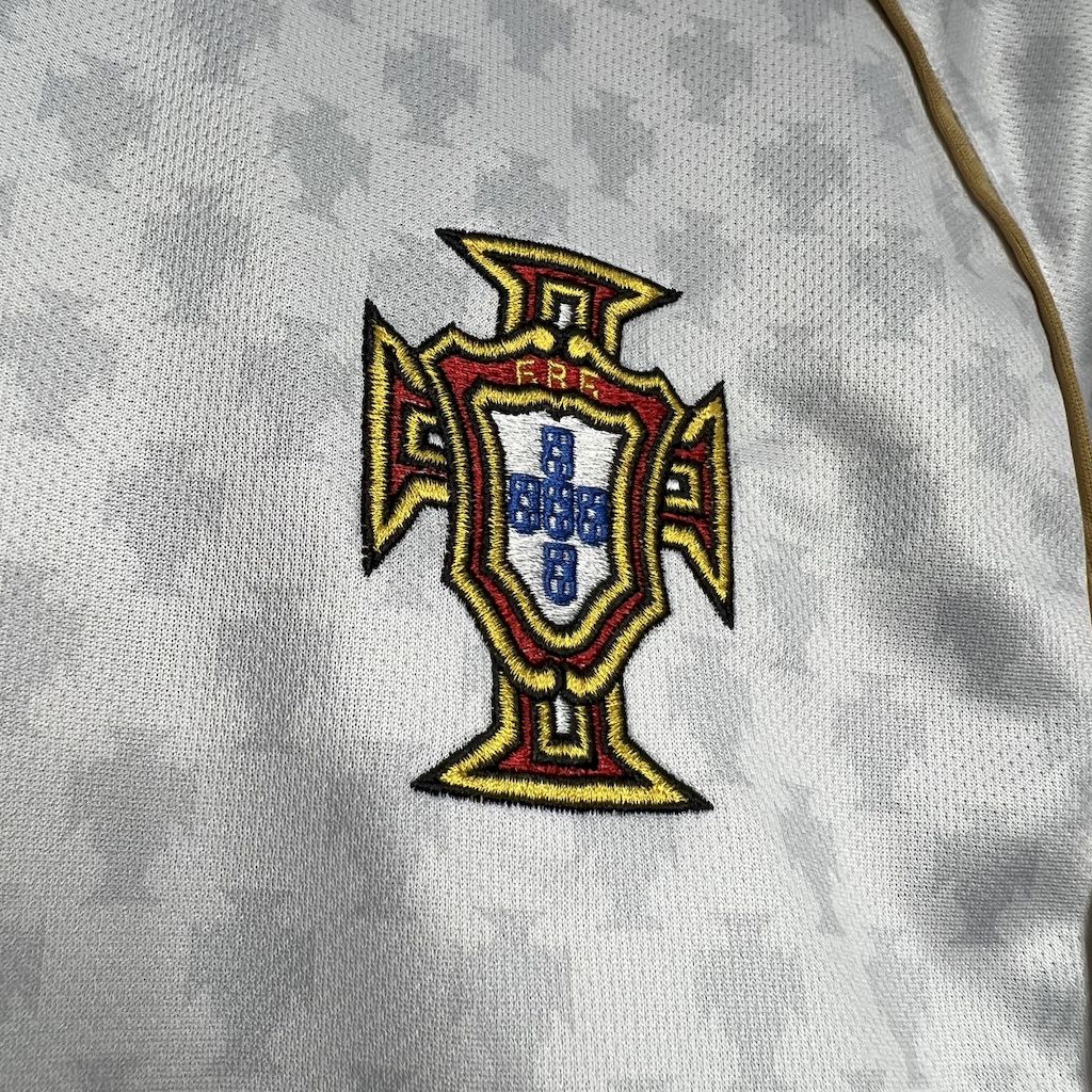 202408291609292.jpg Retro Portugal 2004 Away Jersey - Image 4