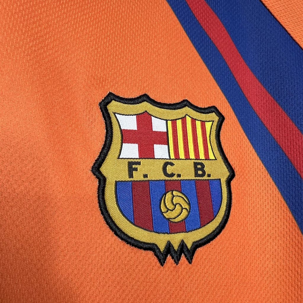 2024082916094057.jpg Retro Barcelona 1997/98 Away Jersey - Image 3