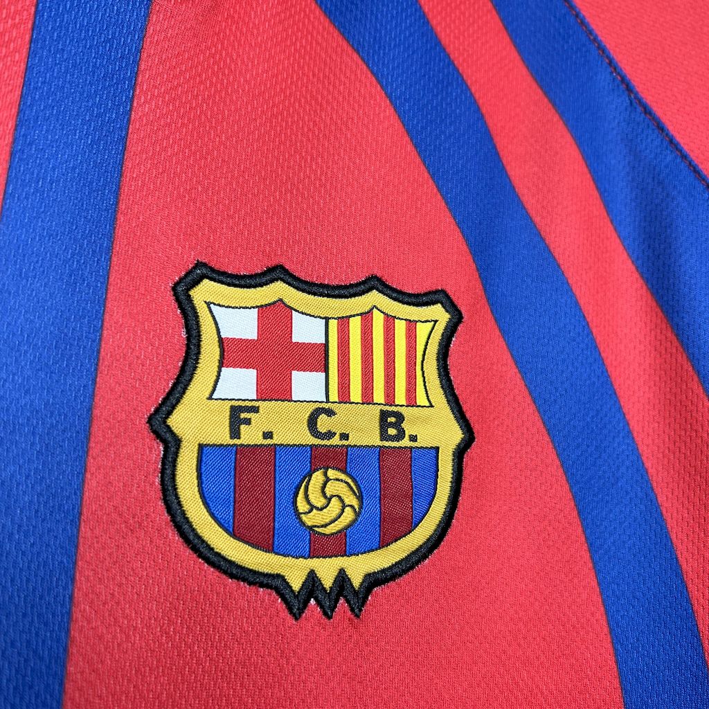 2024082916100154.jpg Retro Barcelona 1998/99 Home Jersey - Image 3