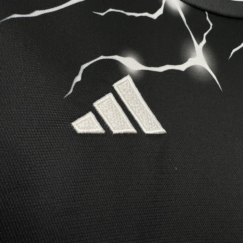 2024091409411734.jpg Mens Real Madrid 2024/25 Special Edition Black Jersey - Image 5