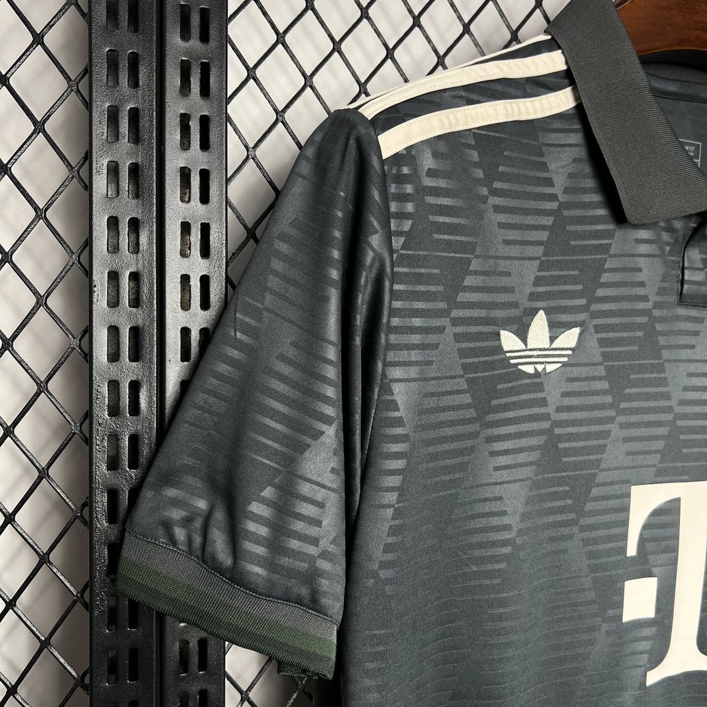 2024091411062473.jpg Mens Bayern Munich 2024/25 Oktoberfest Jersey - Image 5