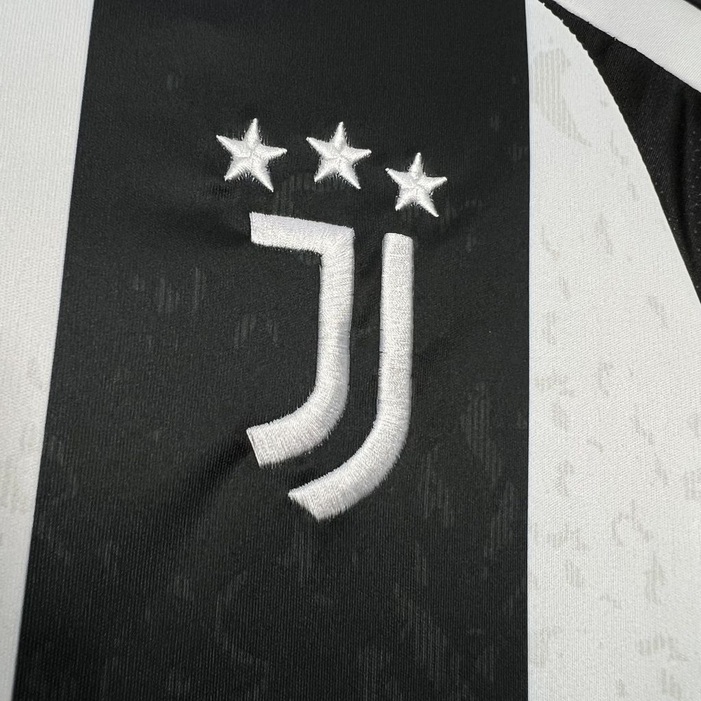 202409231935379.jpg Mens Juventus 2024/25 Home Jersey - Image 4