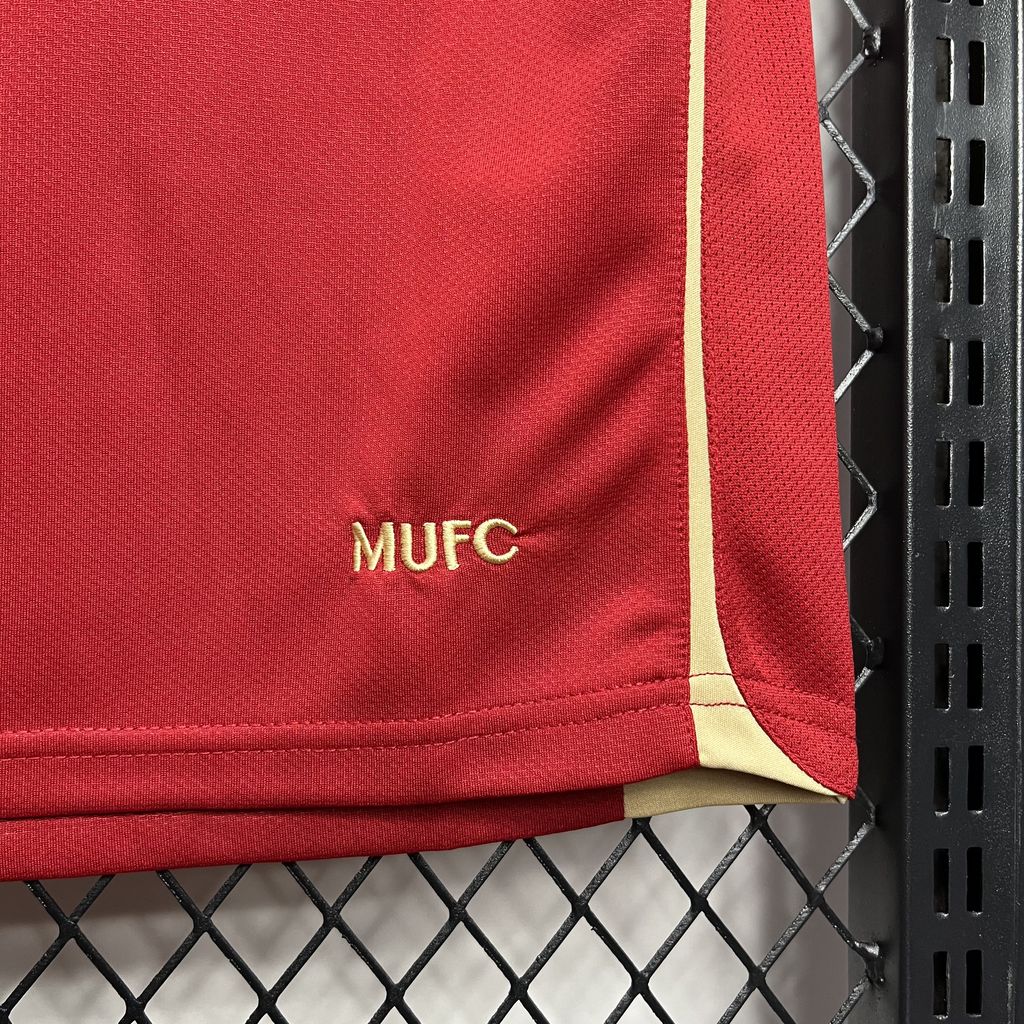 2024092914314095.jpg Retro Manchester United 2006/07 Home Jersey - Image 3