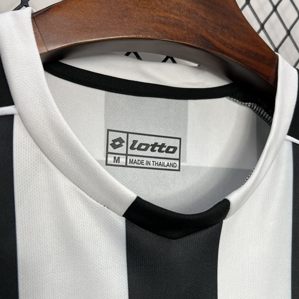 2024092914320819.jpg Retro Juventus 2002/03 Home Champions Leagues Jersey - Image 5
