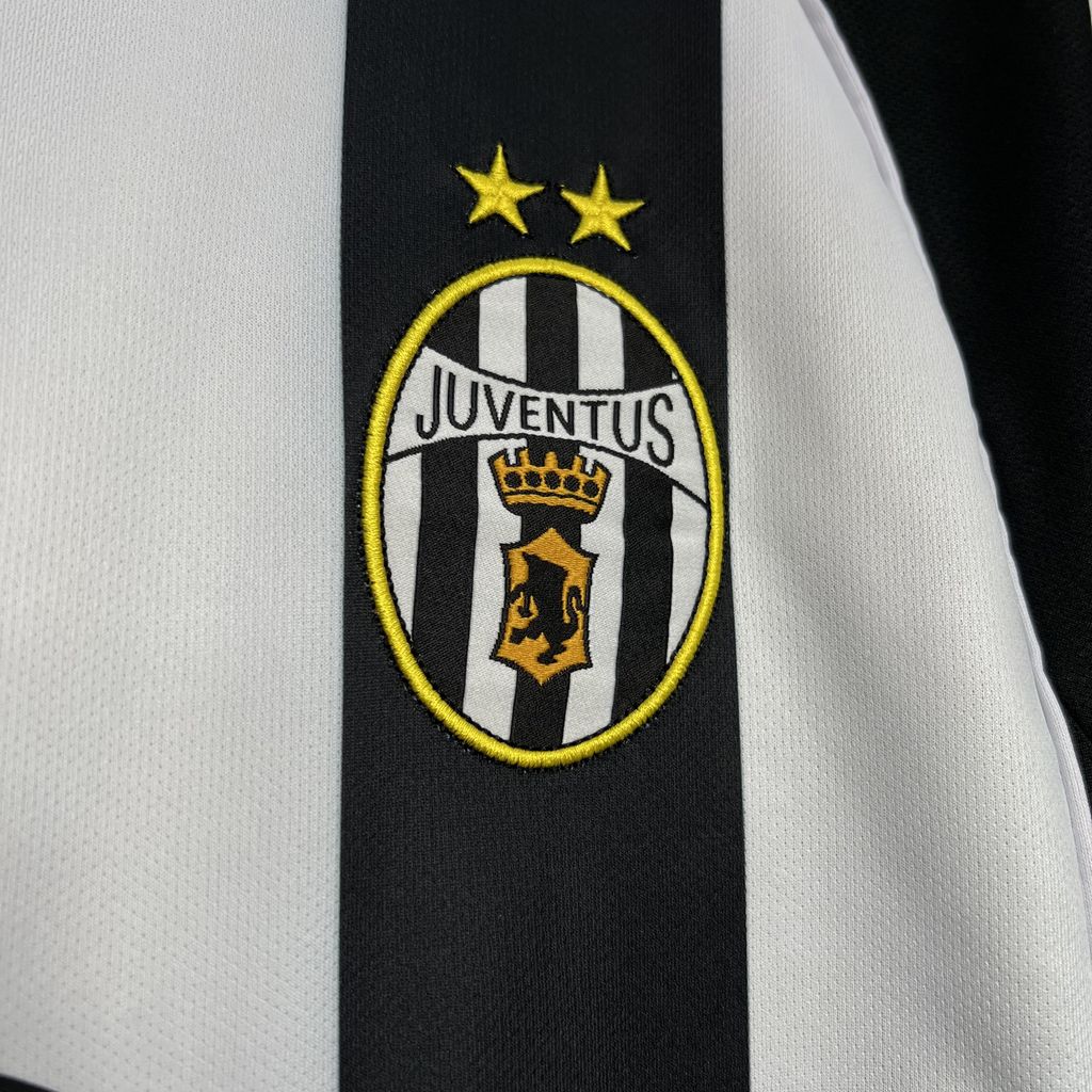 202409291432108.jpg Retro Juventus 2002/03 Home Champions Leagues Jersey - Image 4